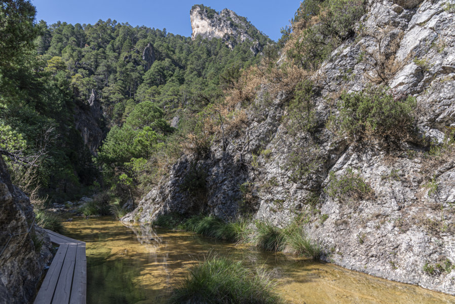 Teruel - Beceite 32 - Pasarelas del Parrissal - rio Matarranya.jpg